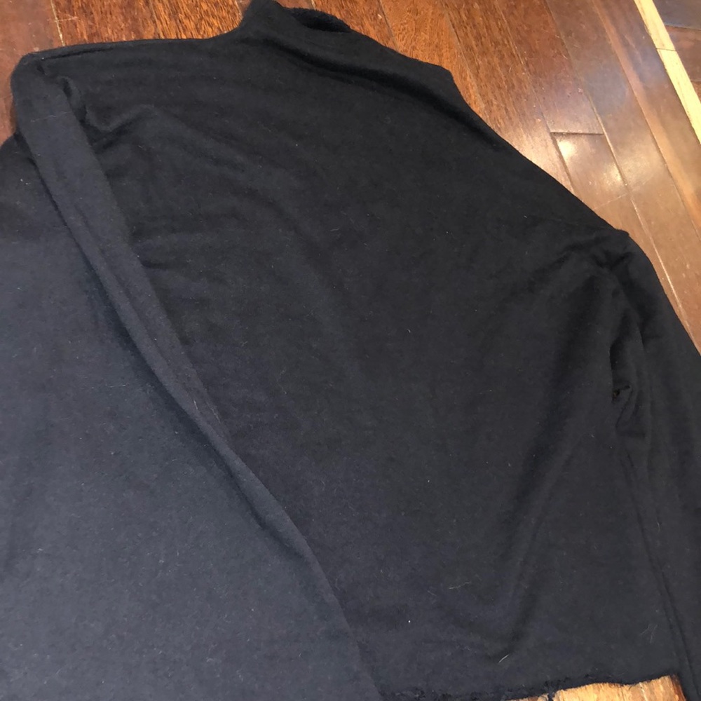 Diamond Leah brand black pullover size medium